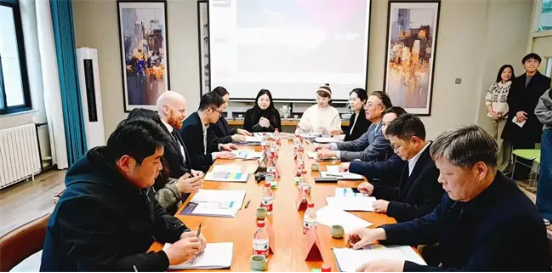 立足地域服务地方，汝州职业技术学院全力建设高水平陶瓷专业群